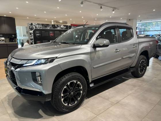 MITSUBISHI L200 TRITON 2.4 16V TURBO DIESEL SPORT HPE CD 4P 4X4 AUTOMÁTICO